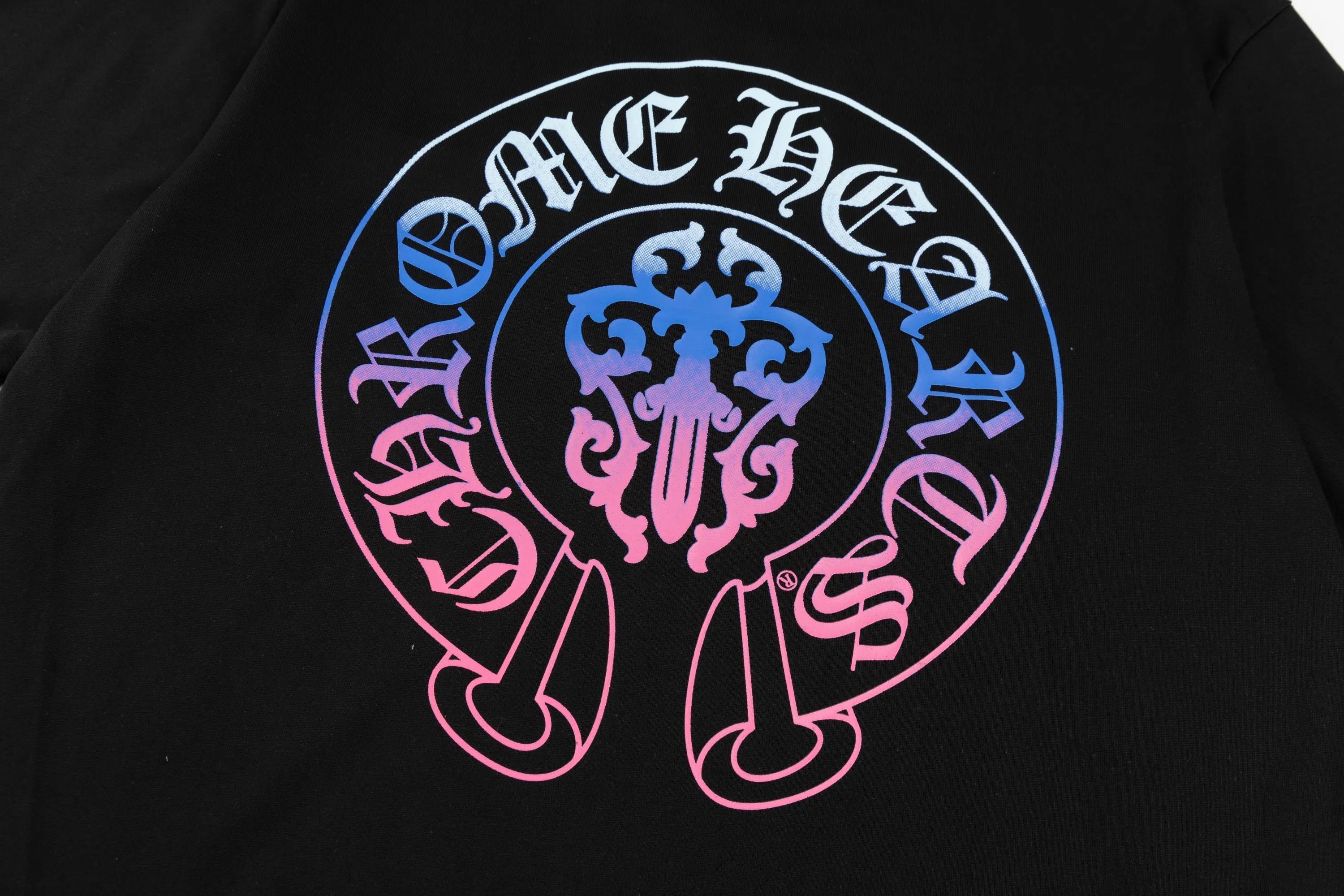 May 1st Welfare Style 🅿️116 - Crow Heart Short-sleeved T-shirt, same style for men and women - Made of original 280g 100% cotton fabric, soft and comfortable, threads are dyed in the same vat with zero color difference, exclusive quality difference currency, welcome to compare - Color: Black - Size: XS S M L